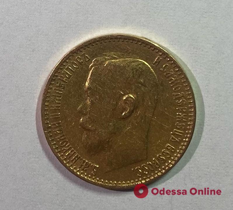 Одесские таможенники выявили старинные золотые монеты