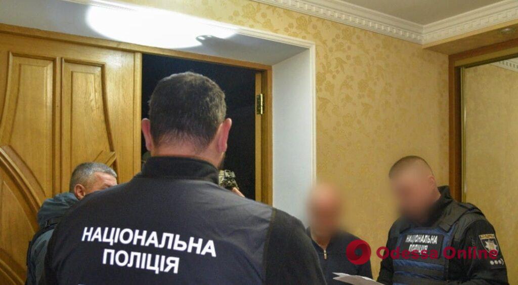 Катували людей та відбирали бізнес: в Одесі затримали членів злочинного угруповання 