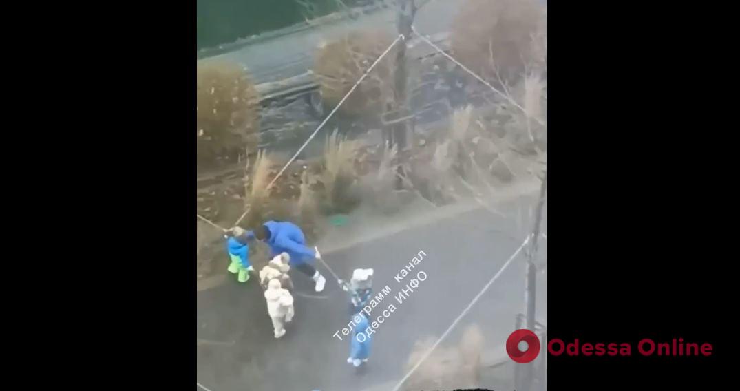 В Одесі вихователька дитсадка вдарила малюка: в поліції прокоментували інцидент (відео)