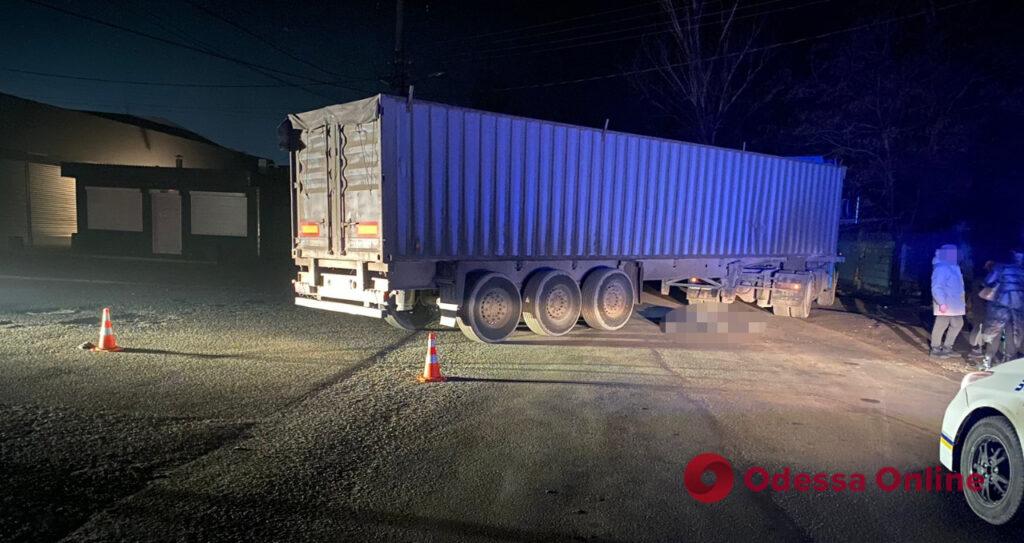 В Одесі водій вантажівки насмерть збив чоловіка