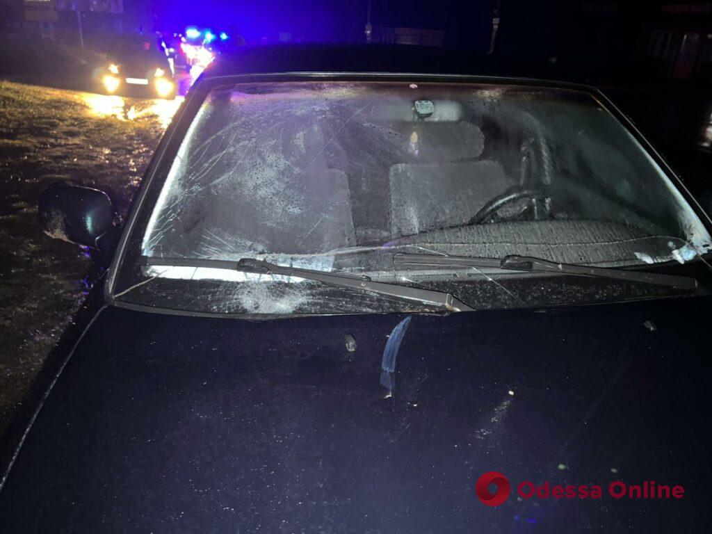 На Одещині водій легковика збив пішохода, який переходив дорогу в невстановленому місці
