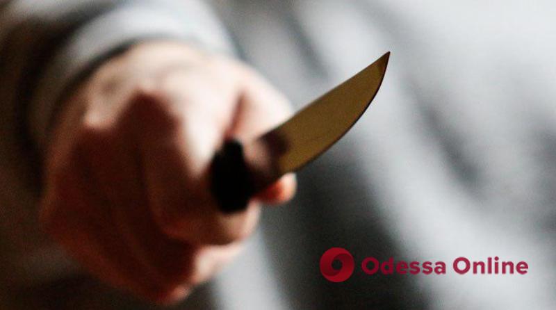 Одессит напал с ножом на товарища – пострадавшему удалось убежать