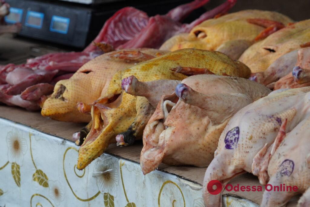 Картофель, хурма и свинина: субботние цены на одесском «Привозе»