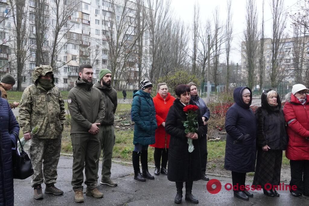 В Одессе открыли мемориальную доску погибшему защитнику Украины Владимиру Гусеву