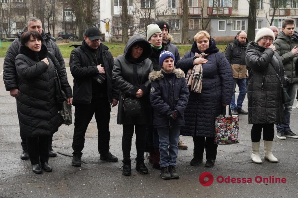 В Одессе открыли мемориальную доску погибшему защитнику Украины Владимиру Гусеву