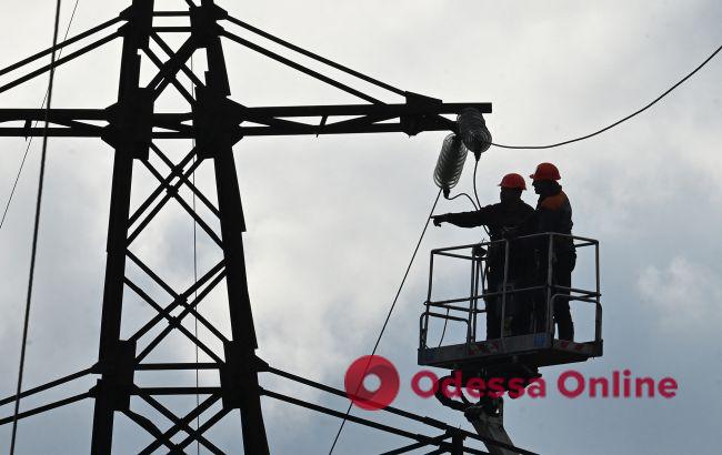В енергосистемі зберігається складна ситуація, погода ускладнює роботу ремонтних бригад , – Укренерго