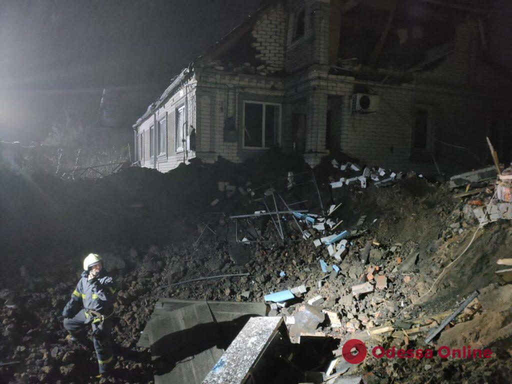 У Харкові ворожа ракета влучила у приватний будинок (фото)