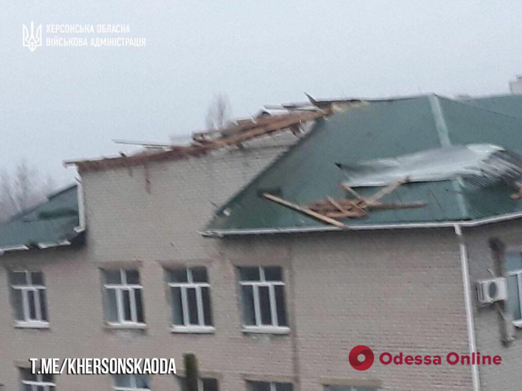 Російські окупанти обстріляли лікарню у Херсоні: є постраждалі