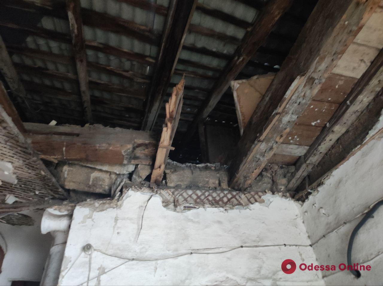 В центрі Одеси обвалився дах будинку