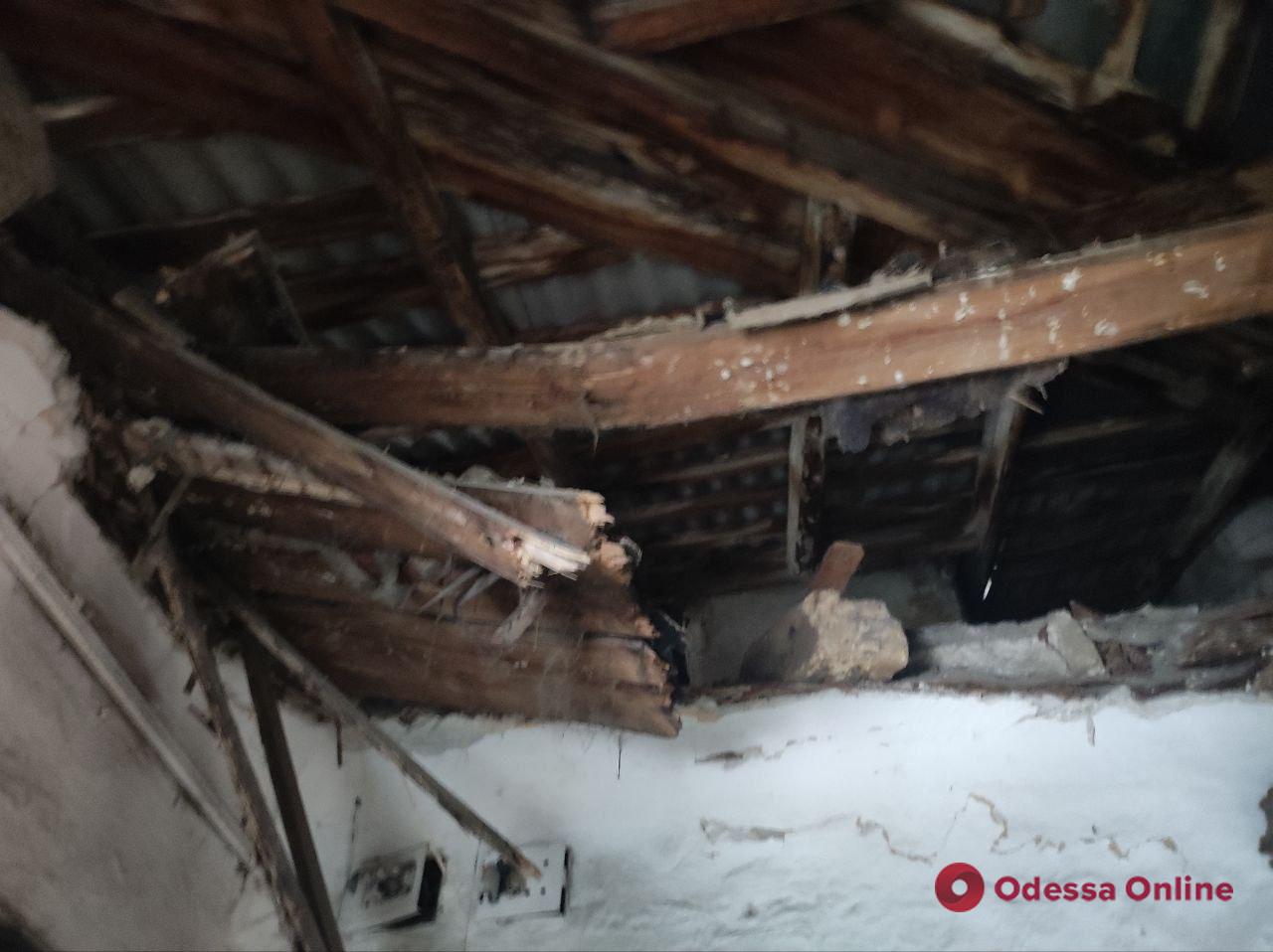 В центре Одессы обрушилась крыша дома