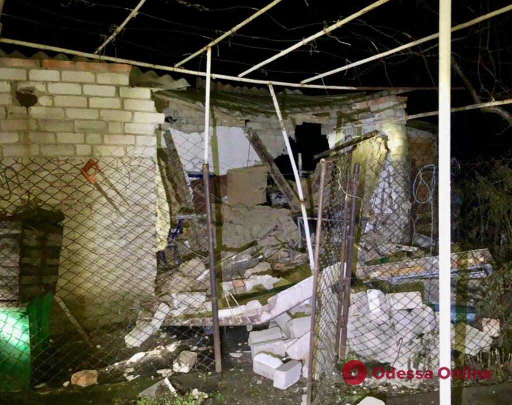Днепропетровщина: рашисты пять раз за ночь обстреляли Никопольский район из тяжелой артиллерии