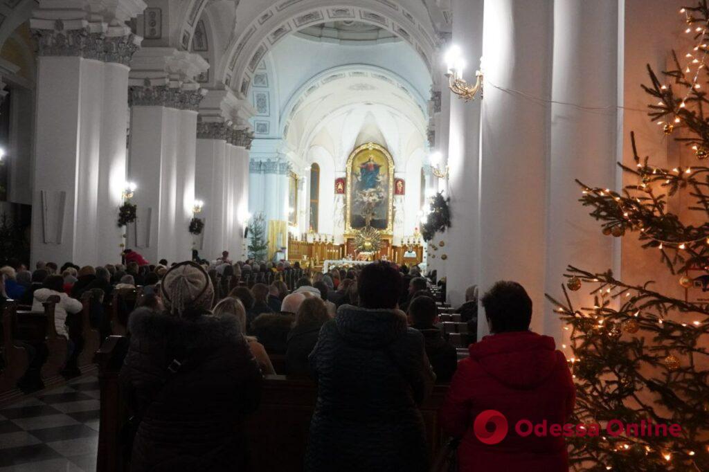 У римсько-католицькому костелі відбулася передріздвяна меса (фото)