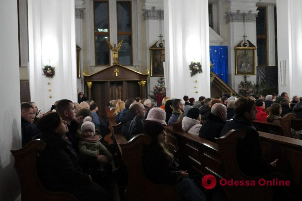 У римсько-католицькому костелі відбулася передріздвяна меса (фото)