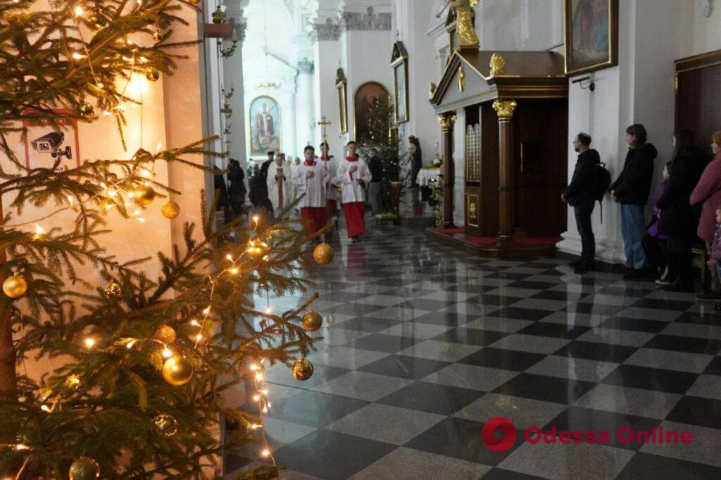 У римсько-католицькому костелі відбулася передріздвяна меса (фото)