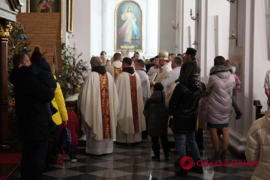 У римсько-католицькому костелі відбулася передріздвяна меса (фото)