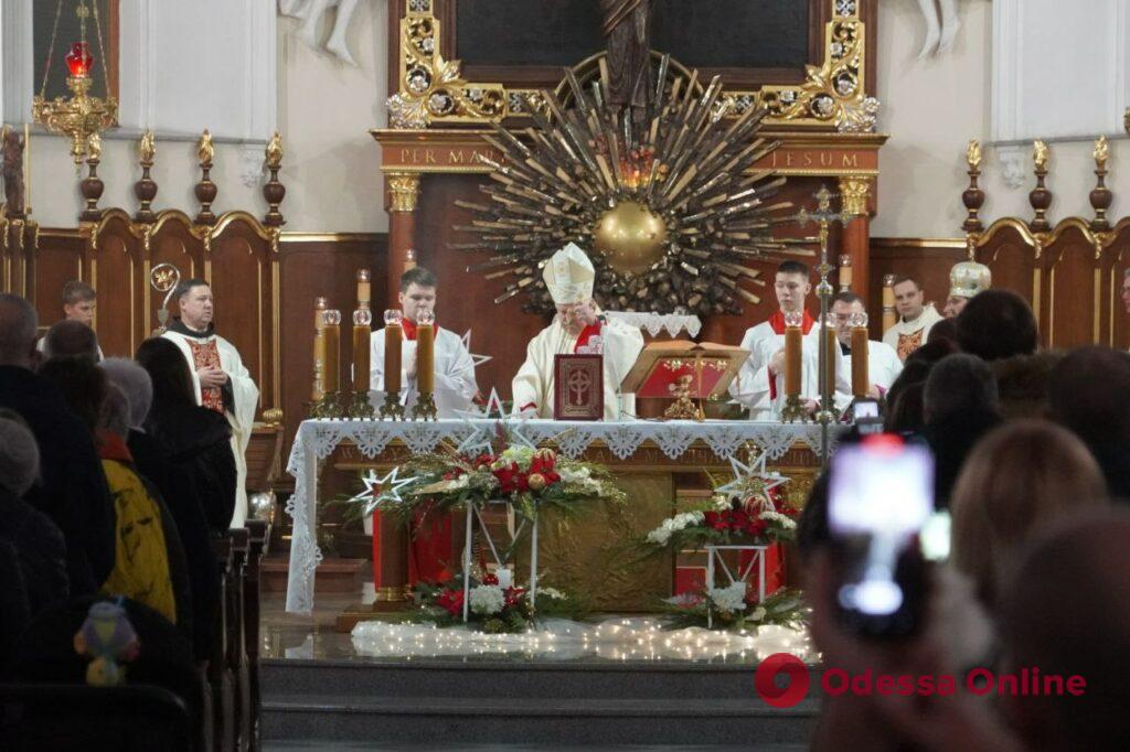 У римсько-католицькому костелі відбулася передріздвяна меса (фото)