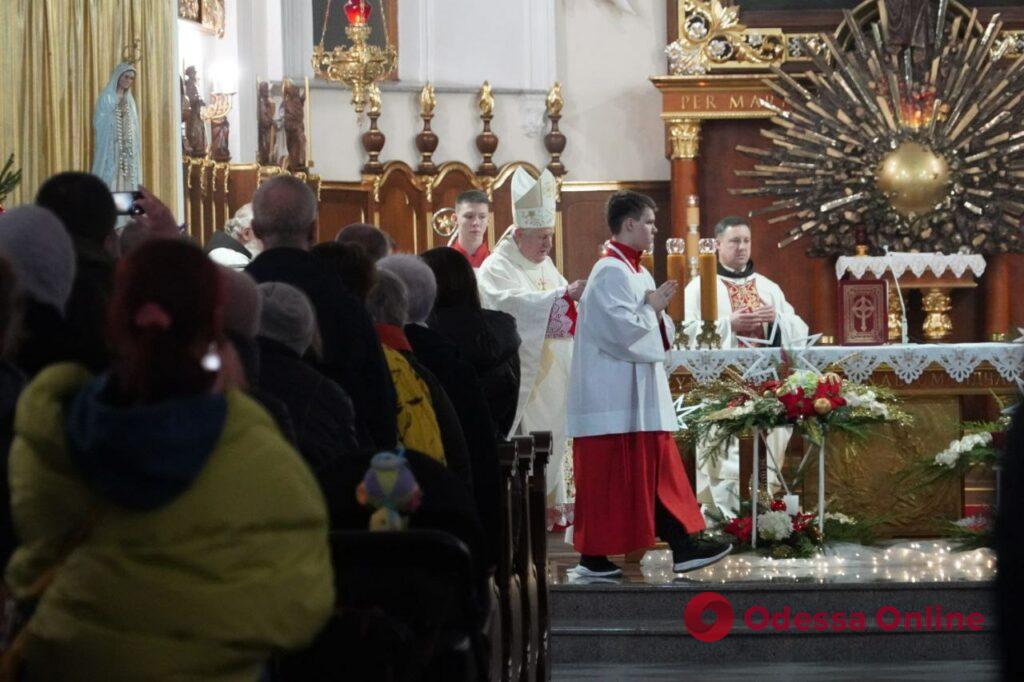 У римсько-католицькому костелі відбулася передріздвяна меса (фото)