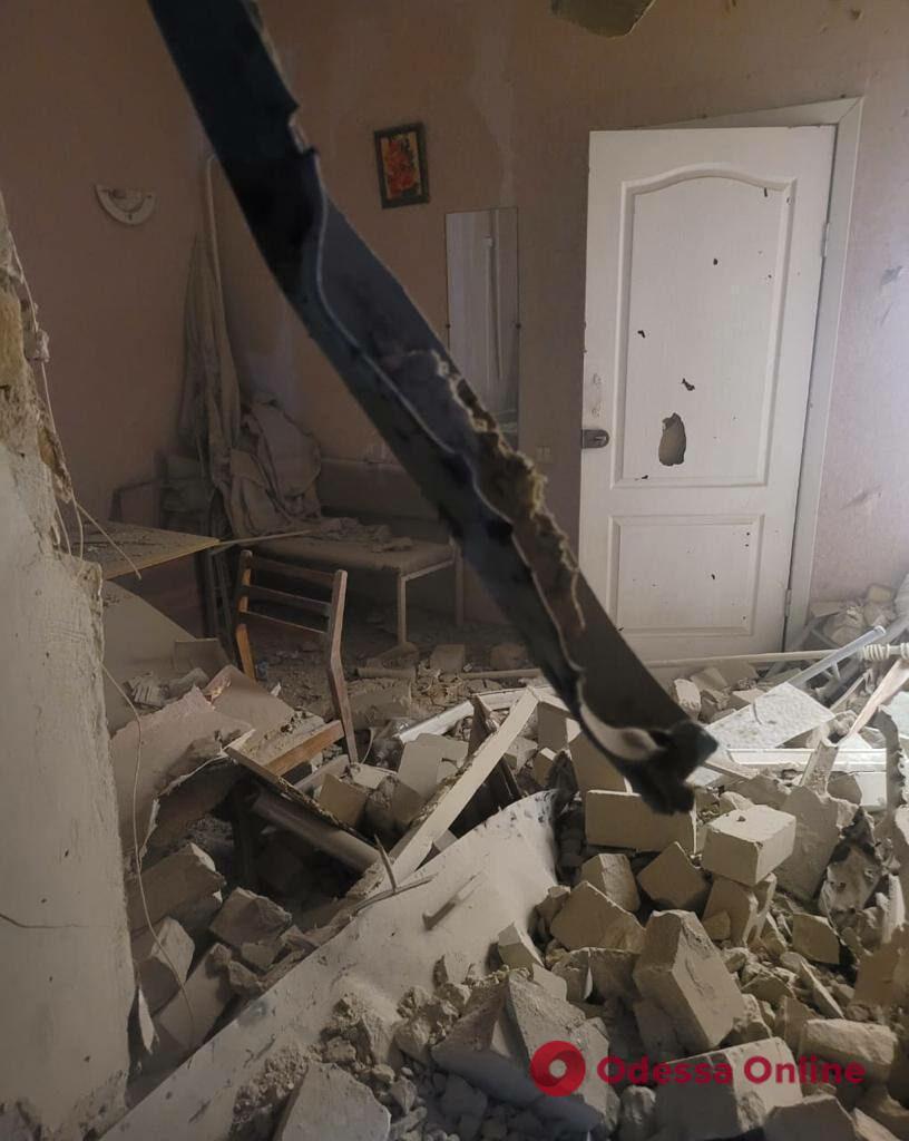 Рашисты обстреляли родильное отделение больницы в Херсоне (фото)