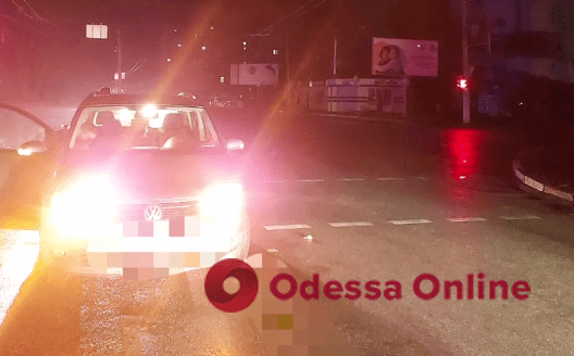В Одессе на Черемушках автомобиль сбил женщину