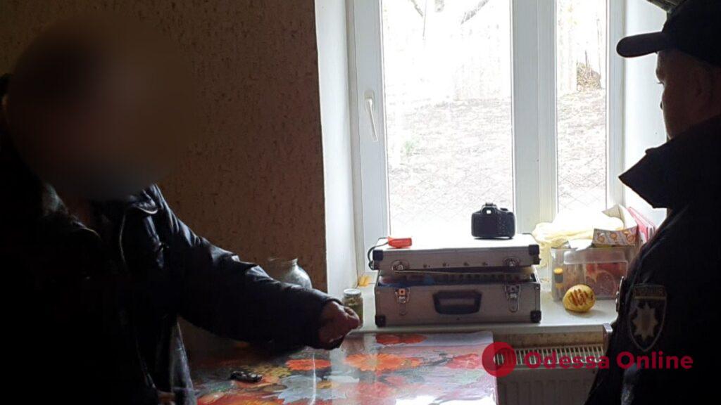 В Одесской области женщина во время застолья зарезала своего сожителя