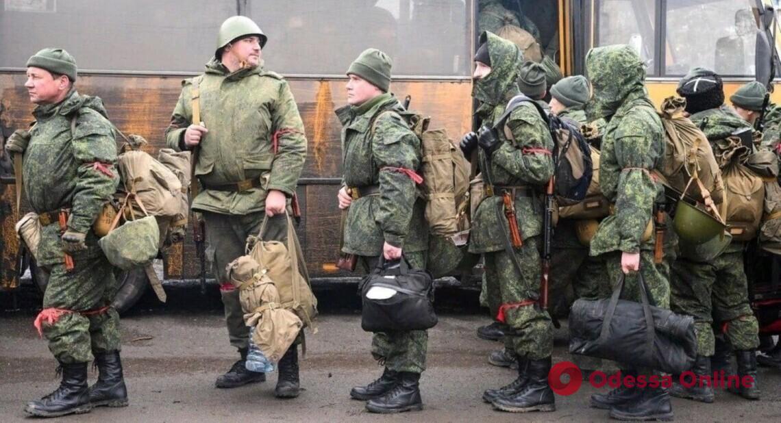 Генштаб: россия пытается предотвратить массовый выезд мужчин призывного возраста и продолжает мобилизацию