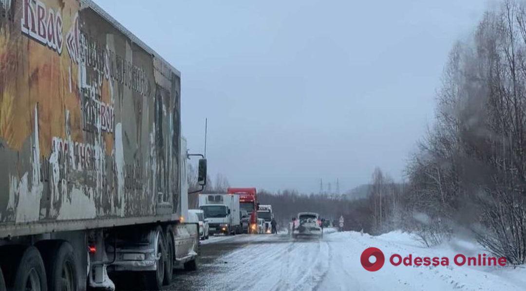 Непогода в Одесской области: дорога Одесса – Рени перекрыта для грузовиков