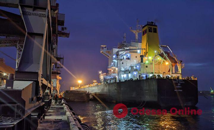 «Зерновая инициатива»: шесть судов экспортировали 355 тыс. тонн продукции из портов Большой Одессы