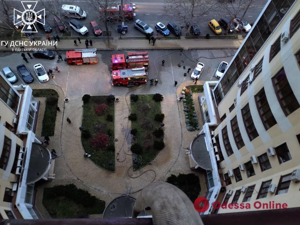 В Одессе произошел пожар в квартире на 13 этаже