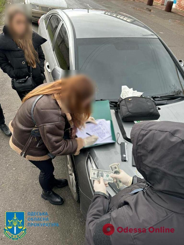 На Одещині на хабарі затримали посадовця селищної адміністрації