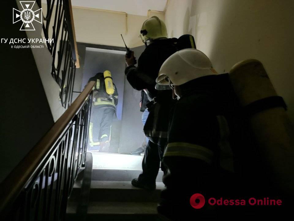В Одесі сталася пожежа у квартирі на 13 поверсі