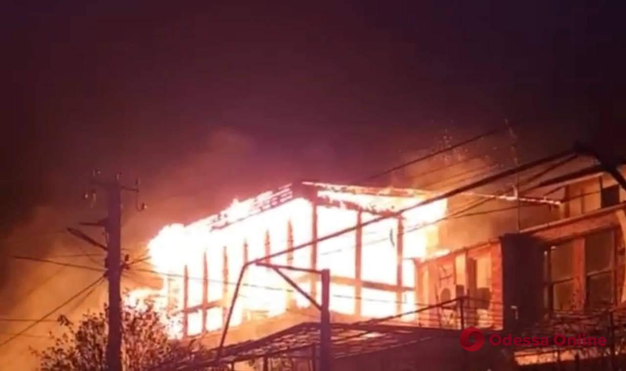 Взорвался генератор: под Одессой вспыхнул пожар в частном доме