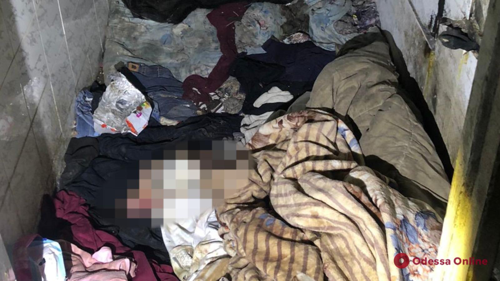 В Одессе разыскали женщину, которая бросила младенца в заброшенном здании на «Двух Столбах»