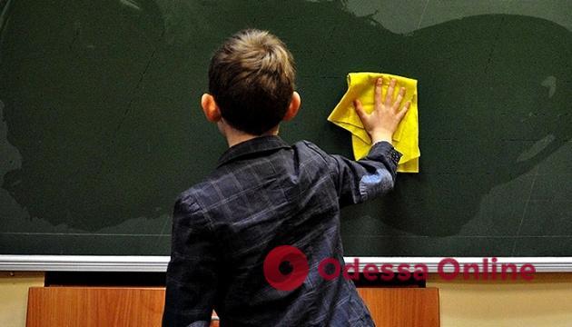 В Одесі більше 10 тисяч школярів вийшли навчатися в очному форматі