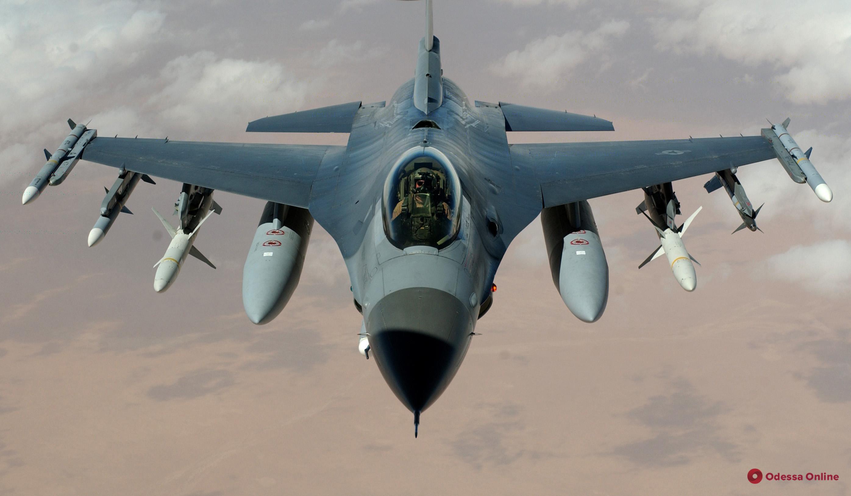 У Повітряних силах спростували інформацію про передачу 24 винищувачів F-16