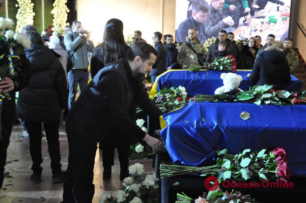 В Киеве простились с погибшими в авиакатастрофе в Броварах