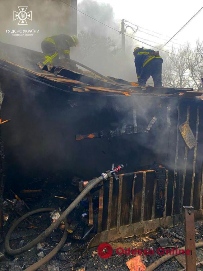 В Черноморке сгорел жилой дом (фото)