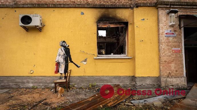 В Гостомеле разоблачили мужчину, нанявшего людей, чтобы срезать кусок стены с граффити Бэнкси