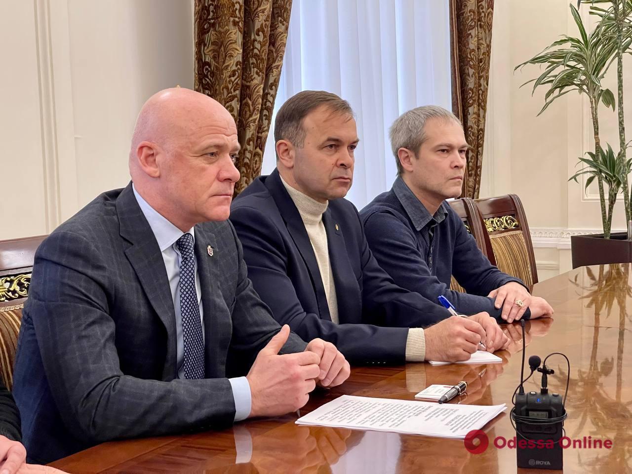 Мэр Одессы обсудил с послом Вьетнама проекты послевоенного восстановления Украины