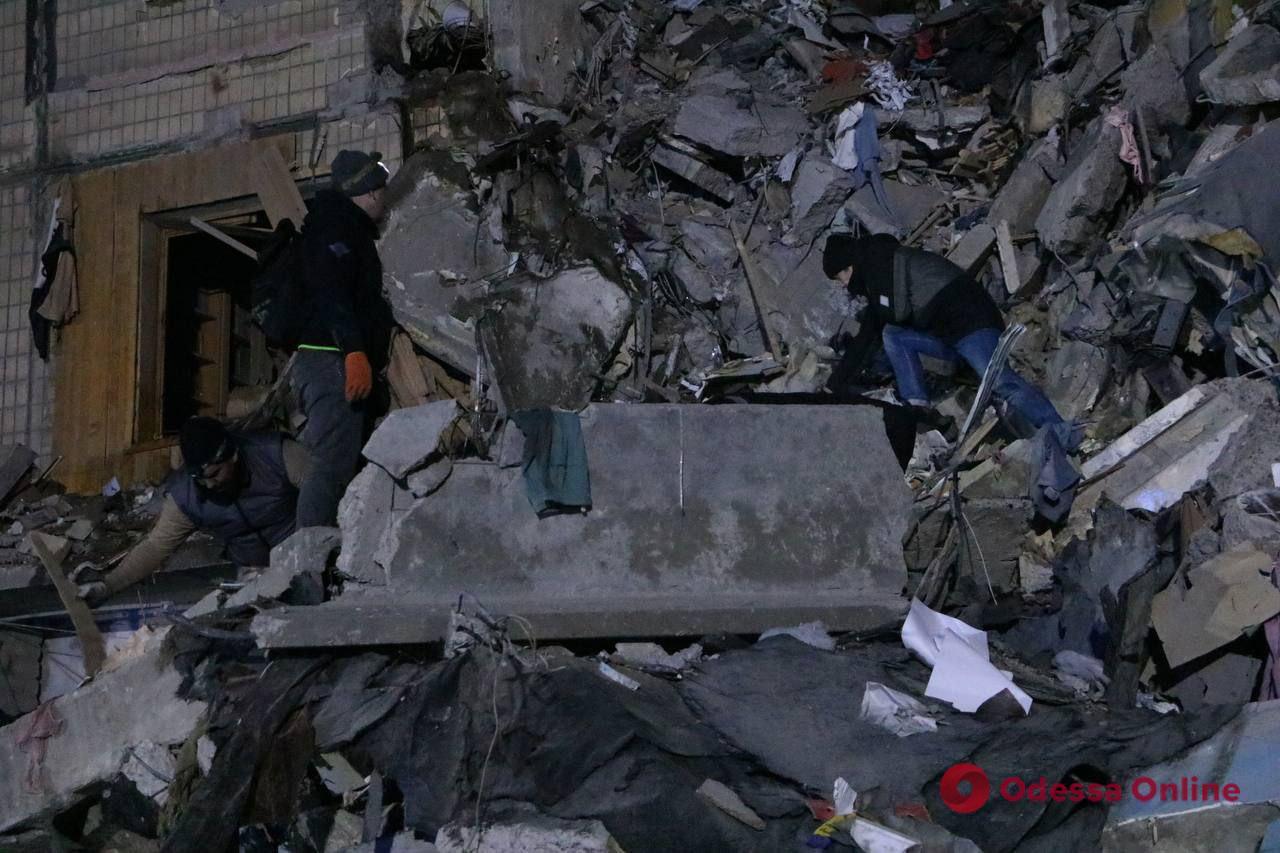 Удар по багатоповерхівці у Дніпрі: кількість постраждалих зросла до 60