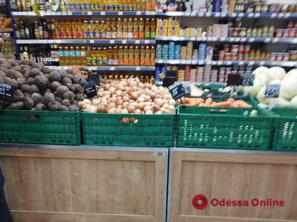Недешевий «суповий набір» та мінералочка: огляд цін в одеських супермаркетах