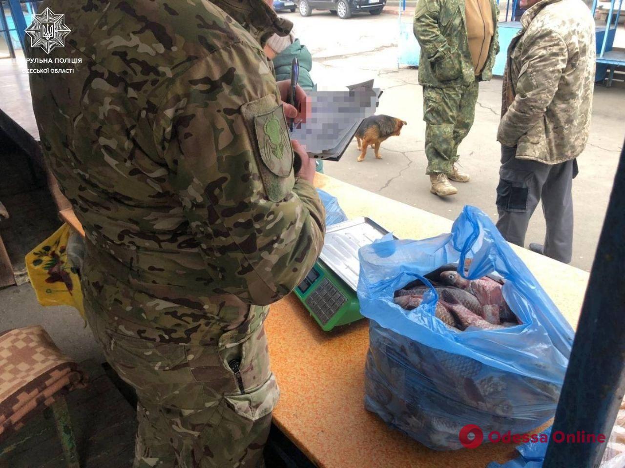 Одесские патрульные обнаружили две точки незаконной продажи рыбы