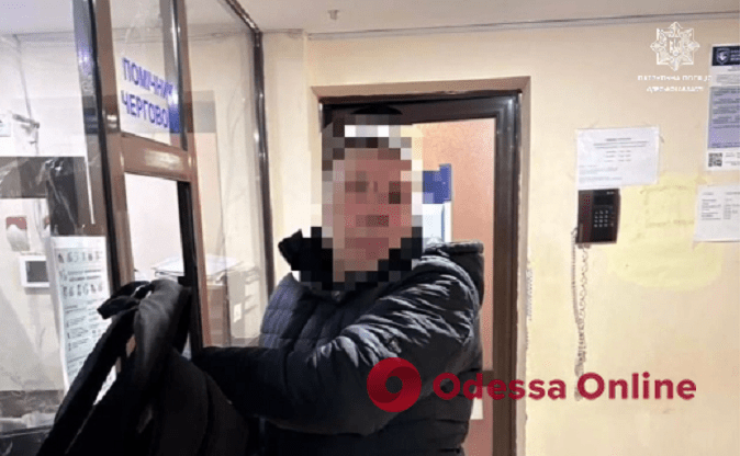 В Одессе задержали мужчину, который фотографировал объекты критической инфраструктуры и переписывался с абонентами рф