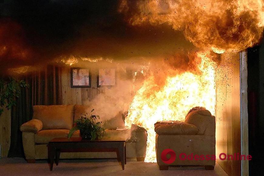 В Раздельнянском районе спасли мужчину из горящего дома