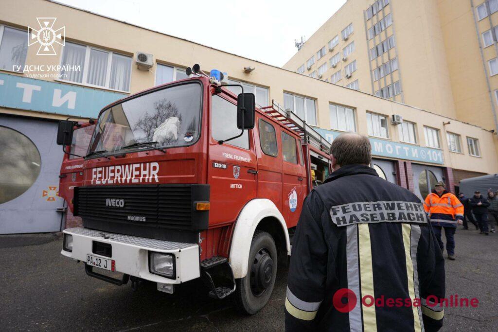 Спасатели Одесской области получили пожарный автомобиль из Германии