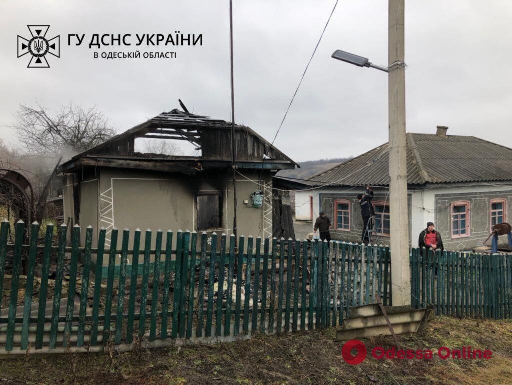 В Подольском районе сгорела летняя кухня