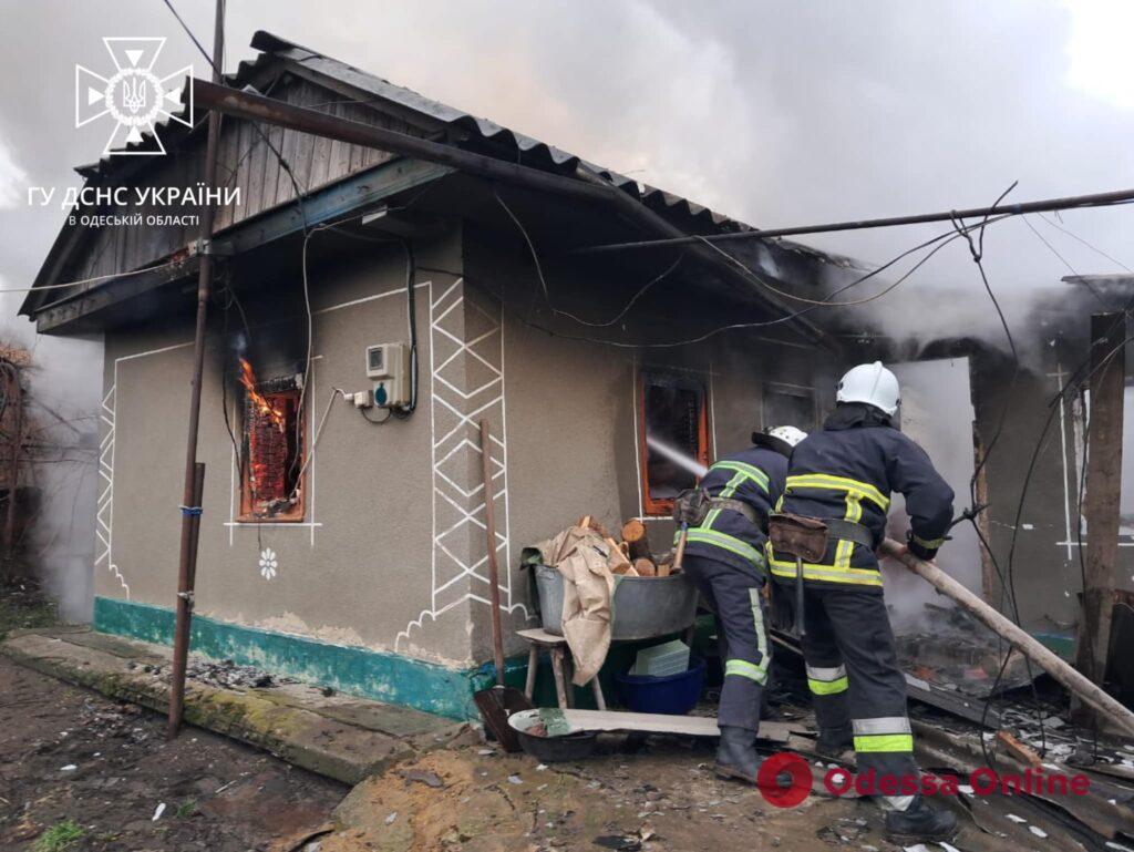 В Подольском районе сгорела летняя кухня