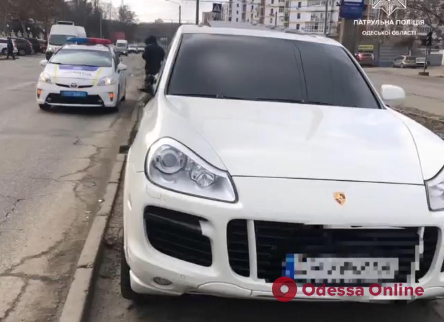 На Балковской женщина пострадала под колесами Porsche