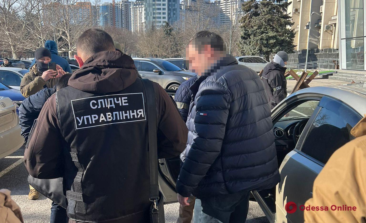 Силовики рассказали подробности скандального задержания чиновника Одессой ОВА на взятке в 40 тыс. долларов