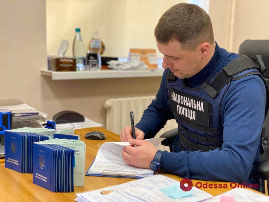 Помогали морякам скрываться от мобилизации: сотрудников Одесского морпорта поймали на коррупции