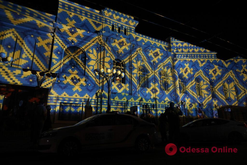 Український театр, Будинок Русова і не тільки: швейцарський митець продовжує «розфарбовувати» будівлі Одеси (фото)